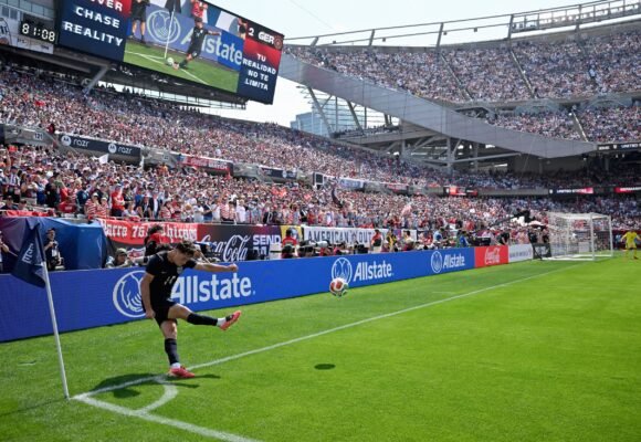 How Can Soccer Players Bend Their Shots in Midair?